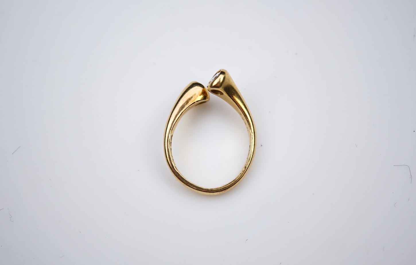 A diamond torque ring